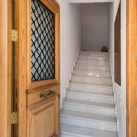La Strada City House Apartment